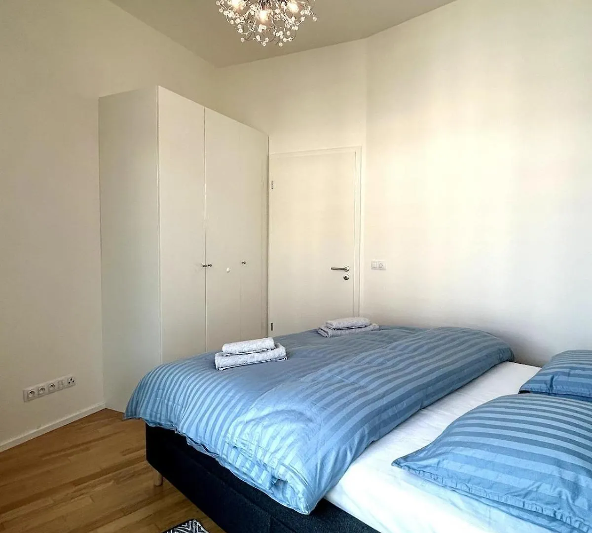 Viktoria Suite With Garage & Balcony Prag Daire