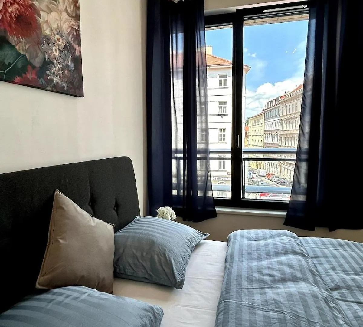 Διαμέρισμα Viktoria Suite With Garage & Balcony Πράγα